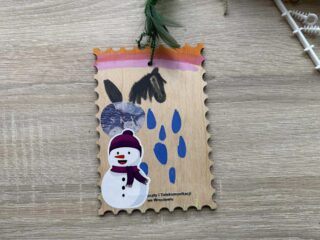 Ozdoba choinkowa w kształcie znaczka pocztowego